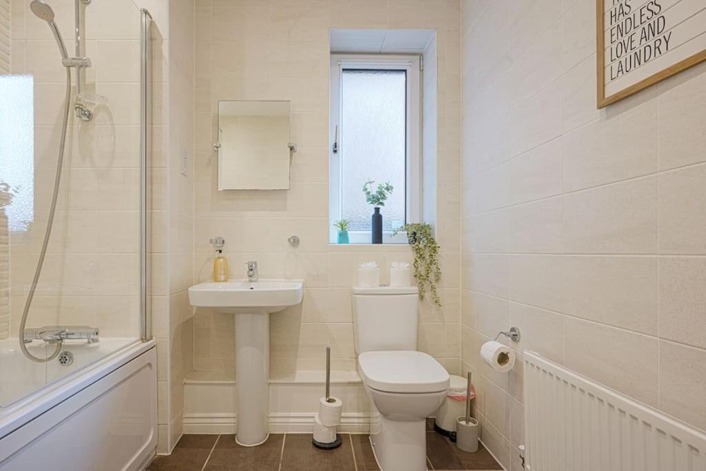 מילטון קינס Luxury Campbell Park Apartments In Central Mk With Balcony, Free Parking & Smart Tv With Netflix By Yoko Property מראה חיצוני תמונה