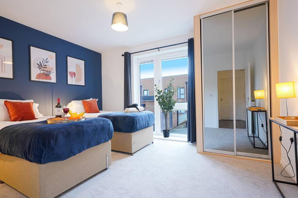 מילטון קינס Luxury Campbell Park Apartments In Central Mk With Balcony, Free Parking & Smart Tv With Netflix By Yoko Property מראה חיצוני תמונה