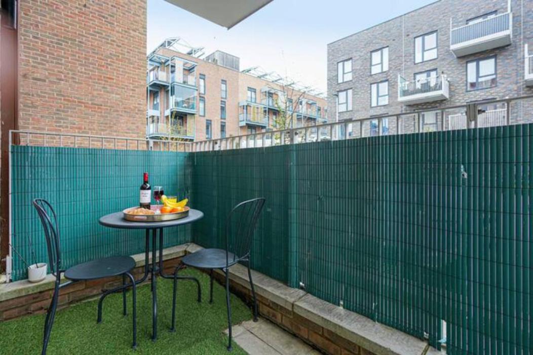 מילטון קינס Luxury Campbell Park Apartments In Central Mk With Balcony, Free Parking & Smart Tv With Netflix By Yoko Property מראה חיצוני תמונה
